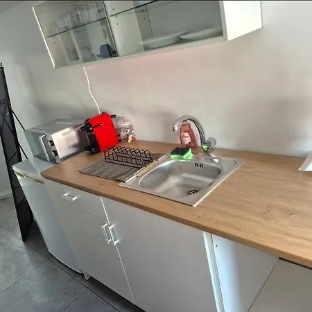 T1 * Amadora